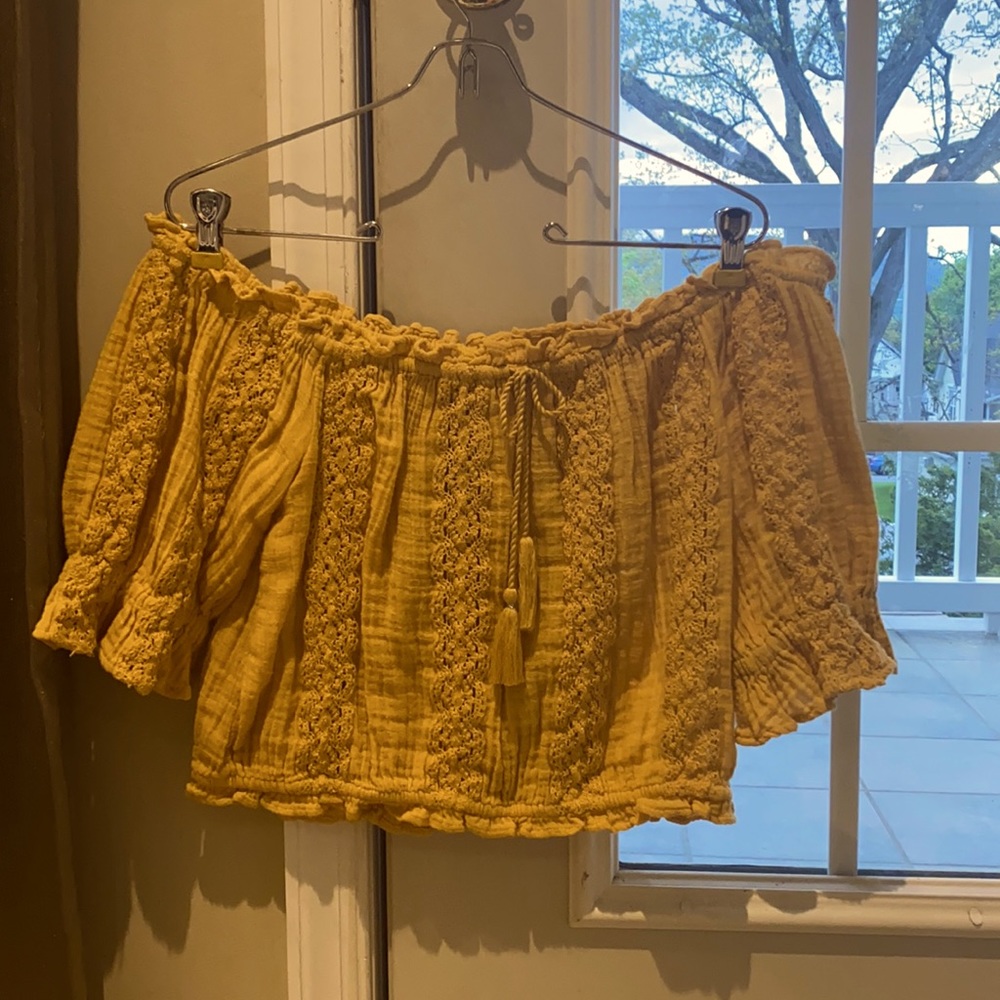 American Eagle off the shoulder crop top